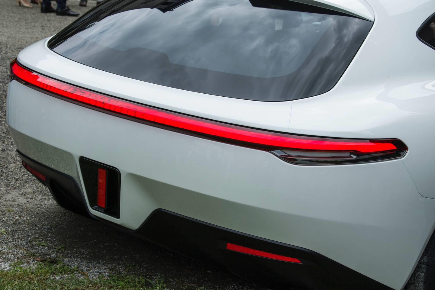 'Ho hang' nha Mercedes-Benz ra mat sieu xe manh 1.200 ma luc hinh anh 4