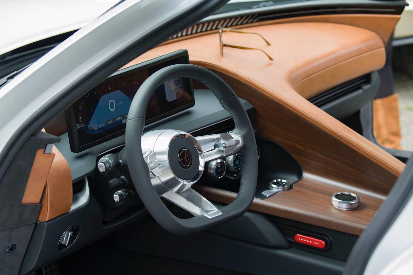 'Ho hang' nha Mercedes-Benz ra mat sieu xe manh 1.200 ma luc hinh anh 7